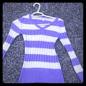 Purple and white long sleve shirt !🌼